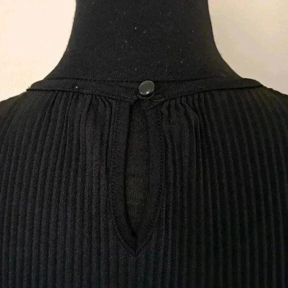 Philosophy Black Pleated Top Medium Lightweight Short Flutter Sleeve - Picture 9 of 15